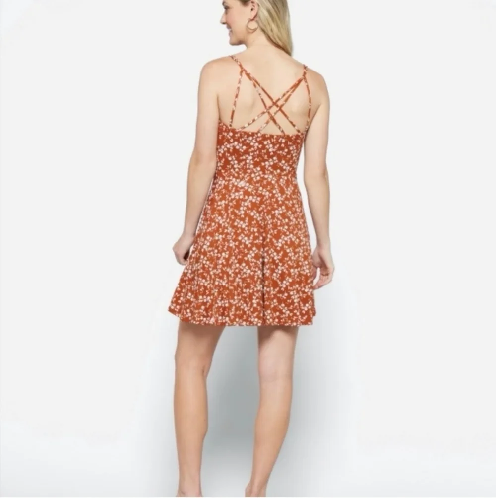 The General Good Floral Orange Dress Crisscross Strappy Size Large NWOT - Picture 2 of 16